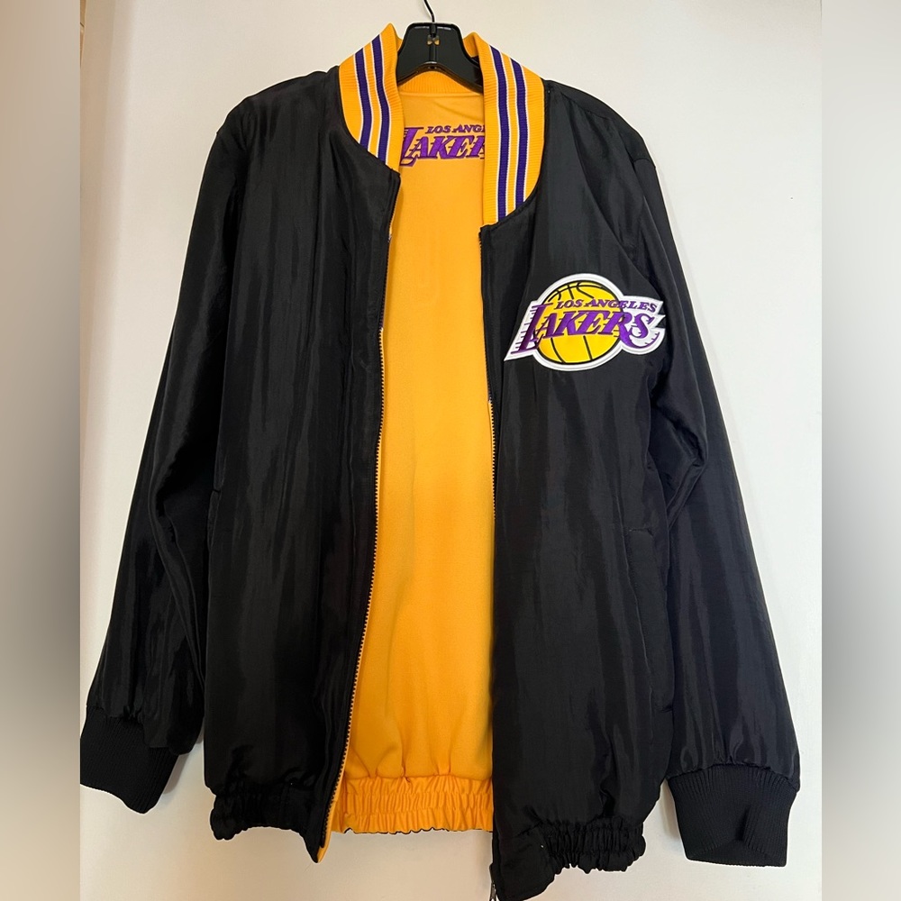 NWOT REVERSIBLE Lakers track jacket men’s M